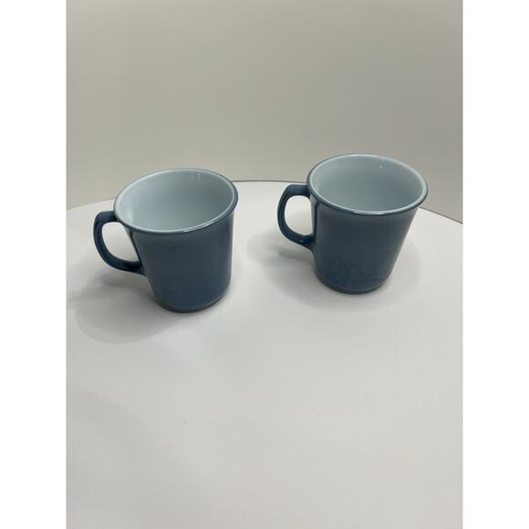 Pair of Vintage PYREX Slate Blue Milk Glass 8 oz. D Handle Coffee Mugs Cups - Picture 1 of 5